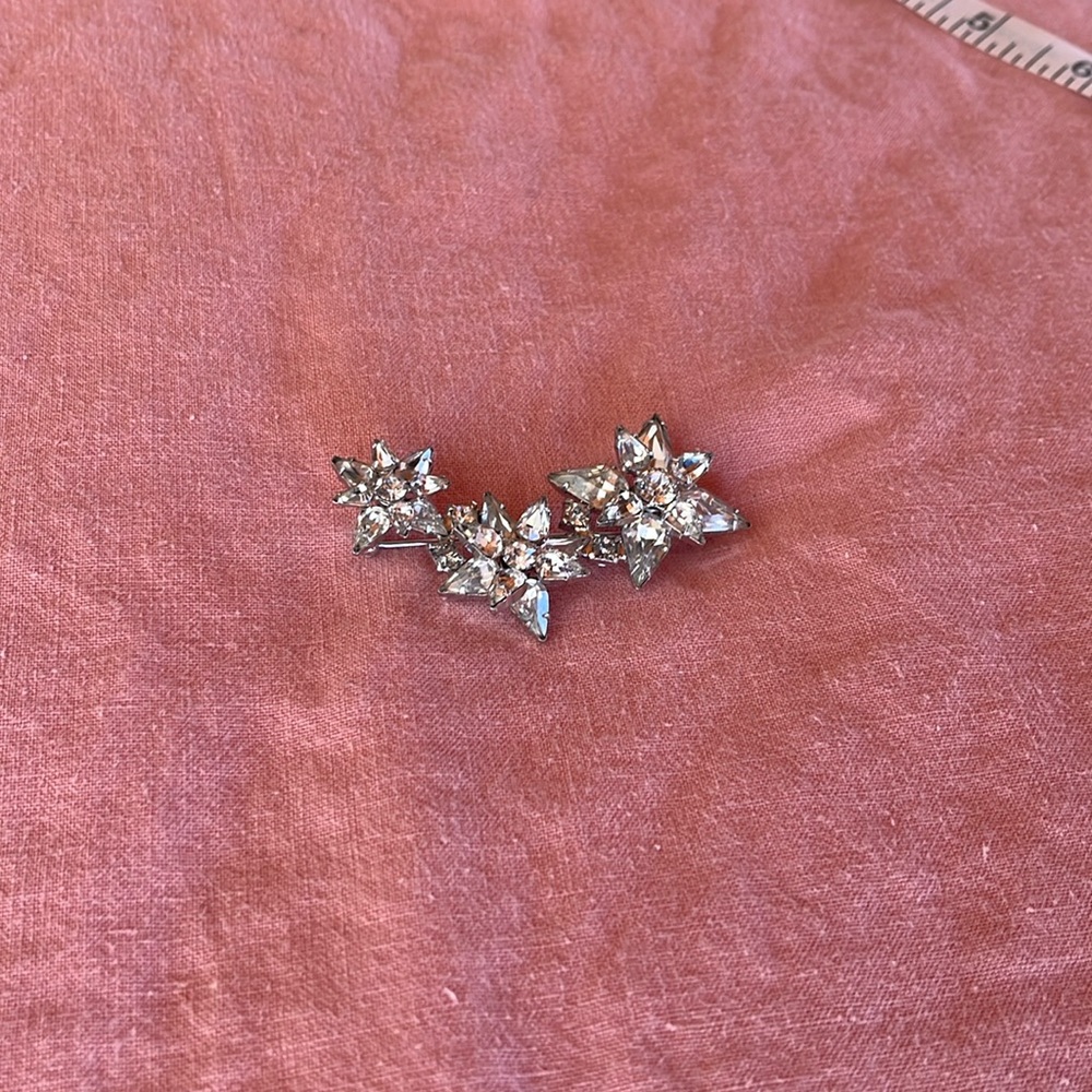 Dazzling vintage Weiss rhinestone brooch